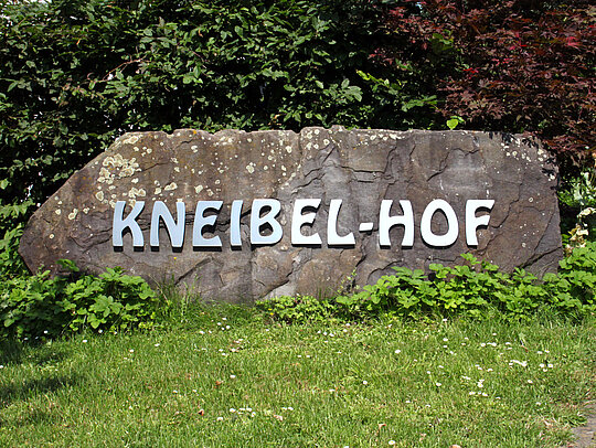 Kneibel-Hof Hattingen, Legebetrieb